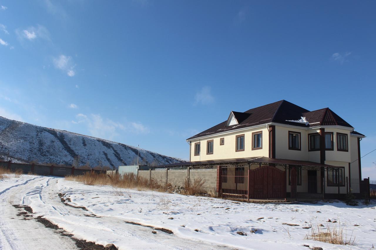 Hotel Mount Yard Karakol Exterior foto