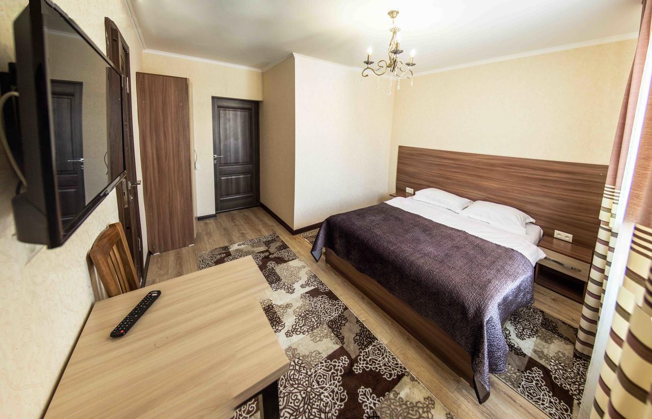 Hotel Mount Yard Karakol Exterior foto